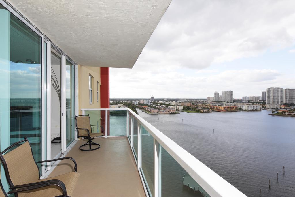 Miami Waterfront Apartments Sunny Isles Beach Esterno foto