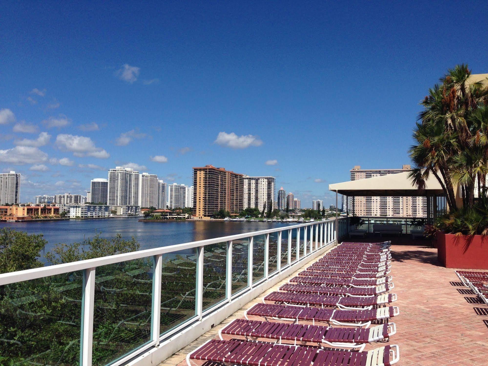 Miami Waterfront Apartments Sunny Isles Beach Esterno foto