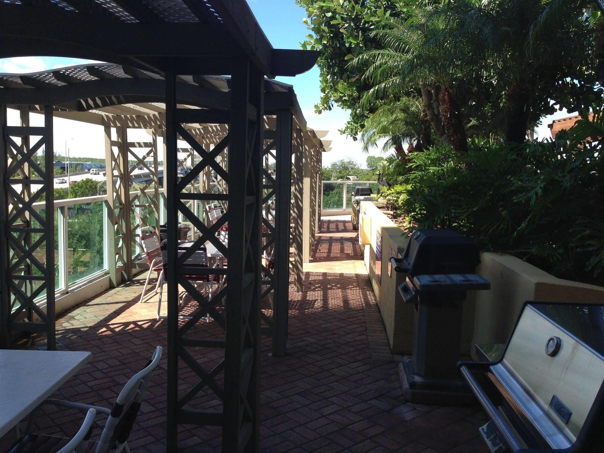 Miami Waterfront Apartments Sunny Isles Beach Esterno foto