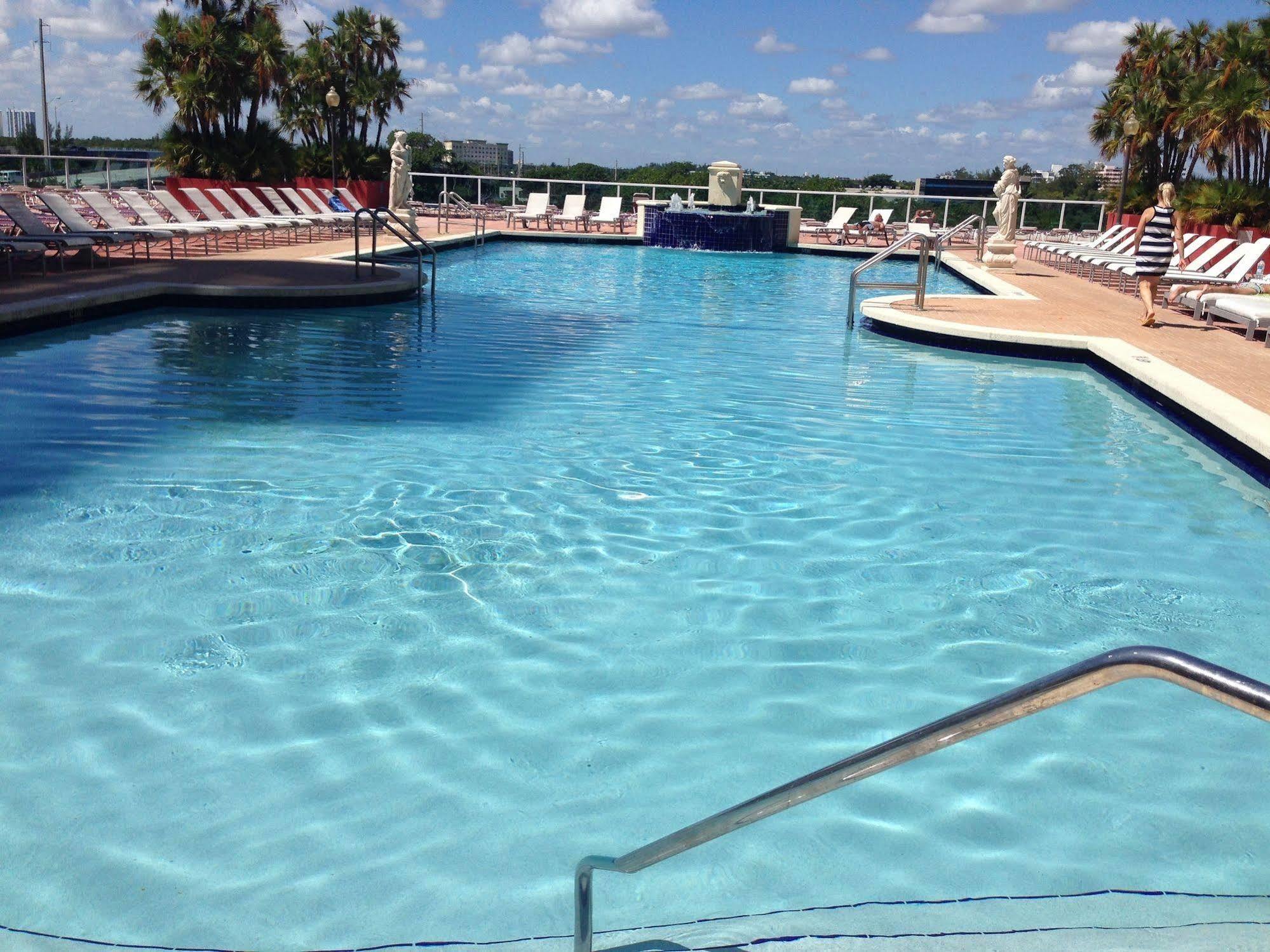Miami Waterfront Apartments Sunny Isles Beach Esterno foto