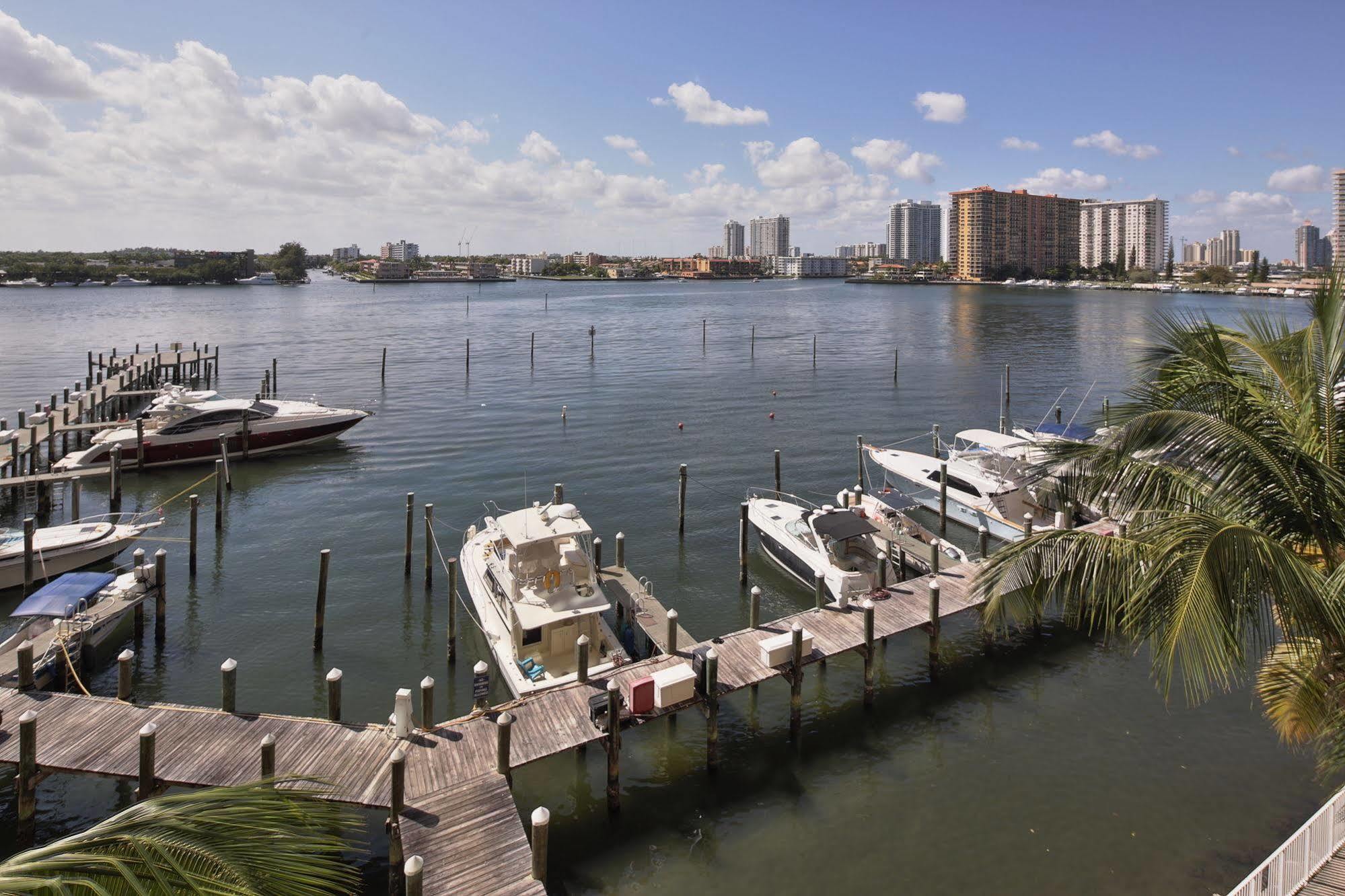 Miami Waterfront Apartments Sunny Isles Beach Esterno foto
